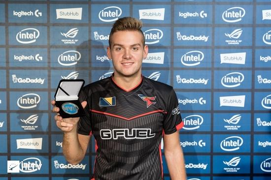 Falcons bench Magisk