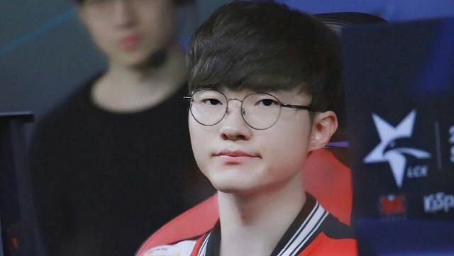 TT.huanfeng当前出场数299，距离300场成就仅差1场。 JDG.Kanavi当前胜场数199，距离200胜成就仅差1胜